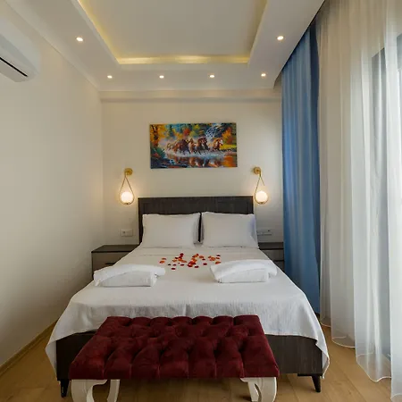Tanrise House 4*