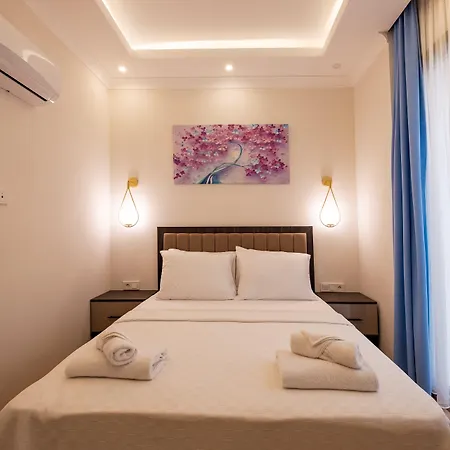 Tanrise House 4*