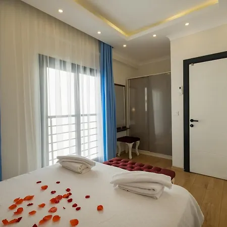 Tanrise House 아파트호텔 4*