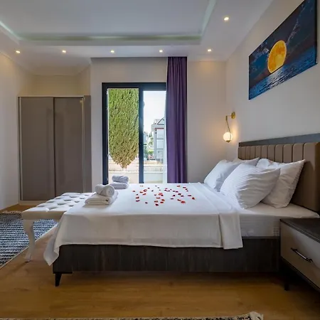 Tanrise House 아파트호텔 4*