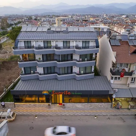 アパートホテル Tanrise House