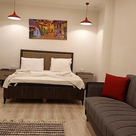 Tanrise House 페티예