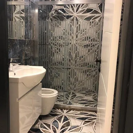 Lägenhetshotell Tanrise House 4*