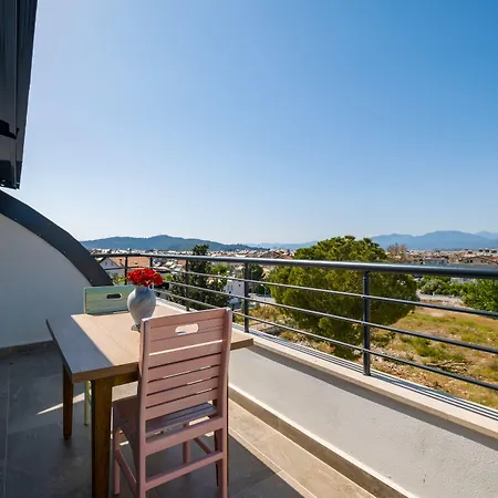 Lägenhetshotell Tanrise House 4*