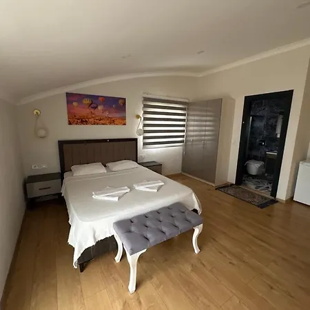 アパートホテル Tanrise House 4*