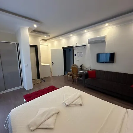Tanrise House アパートホテル 4*