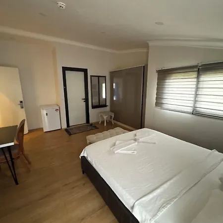 Apartahotel Tanrise House 4*